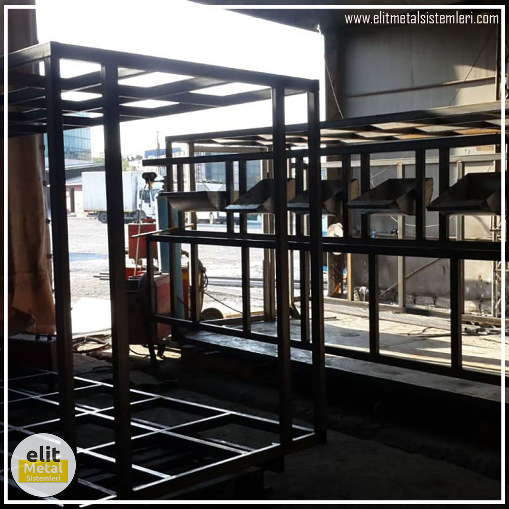 alüminyum çit sistemleri, alüminyum merdiven bariyeri, balkon alüminyum panel, paslanmaz alüminyum güvenlik, dayanıklı alüminyum korkuluk profili, cam panel balkon korkuluğu, temperli cam merdiven paneli, şeffaf cam güvenlik bariyeri, paslanmaz cam bağlantı elemanları, dekoratif cam panel çözümleri, ferforje balkon bariyeri, el işçiliği ferforje panel, özel tasarım ferforje güvenlik, ferforje dış alan koruma, dayanıklı ferforje çit, lazer kesim metal panel, desenli lazer kesim korkuluk, lazer teknoloji ile üretilmiş korkuluk, özel motifli lazer panel, dekoratif lazer metal bariyer, galvaniz mesh panel çit, sanayi tipi mesh güvenlik, tel örgü panel uygulaması, otopark güvenlik paneli, balkon tel panel çözümü, pleksi merdiven paneli, şeffaf pleksi bariyer, dayanıklı pleksi korkuluk, iç mekân pleksi uygulaması, alüminyum duvar tutamaç, merdiven alüminyum tutamak, dayanıklı duvar destek aparatı, motorlu otomatik tente sistemi, açılır kapanır pergole uygulaması, uzaktan kumandalı pergole, motorlu kepenk sistemi, güvenlikli otomatik kepenk, alüminyum çerçeveli kış bahçesi, camlı teras kış bahçesi, kompozit panel dış cephe, alüminyum kaplamalı kompozit panel