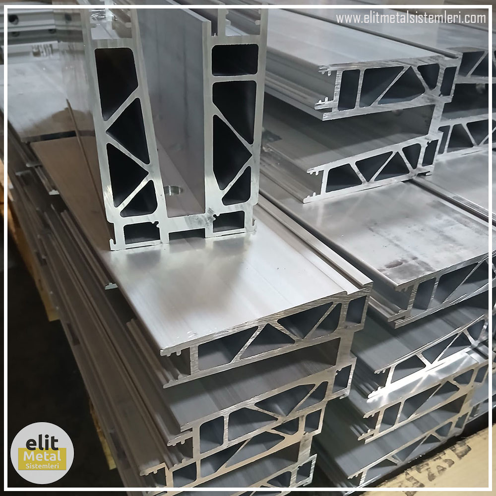 alüminyum çit sistemleri, alüminyum merdiven bariyeri, balkon alüminyum panel, paslanmaz alüminyum güvenlik, dayanıklı alüminyum korkuluk profili, cam panel balkon korkuluğu, temperli cam merdiven paneli, şeffaf cam güvenlik bariyeri, paslanmaz cam bağlantı elemanları, dekoratif cam panel çözümleri, ferforje balkon bariyeri, el işçiliği ferforje panel, özel tasarım ferforje güvenlik, ferforje dış alan koruma, dayanıklı ferforje çit, lazer kesim metal panel, desenli lazer kesim korkuluk, lazer teknoloji ile üretilmiş korkuluk, özel motifli lazer panel, dekoratif lazer metal bariyer, galvaniz mesh panel çit, sanayi tipi mesh güvenlik, tel örgü panel uygulaması, otopark güvenlik paneli, balkon tel panel çözümü, pleksi merdiven paneli, şeffaf pleksi bariyer, dayanıklı pleksi korkuluk, iç mekân pleksi uygulaması, alüminyum duvar tutamaç, merdiven alüminyum tutamak, dayanıklı duvar destek aparatı, motorlu otomatik tente sistemi, açılır kapanır pergole uygulaması, uzaktan kumandalı pergole, motorlu kepenk sistemi, güvenlikli otomatik kepenk, alüminyum çerçeveli kış bahçesi, camlı teras kış bahçesi, kompozit panel dış cephe, alüminyum kaplamalı kompozit panel