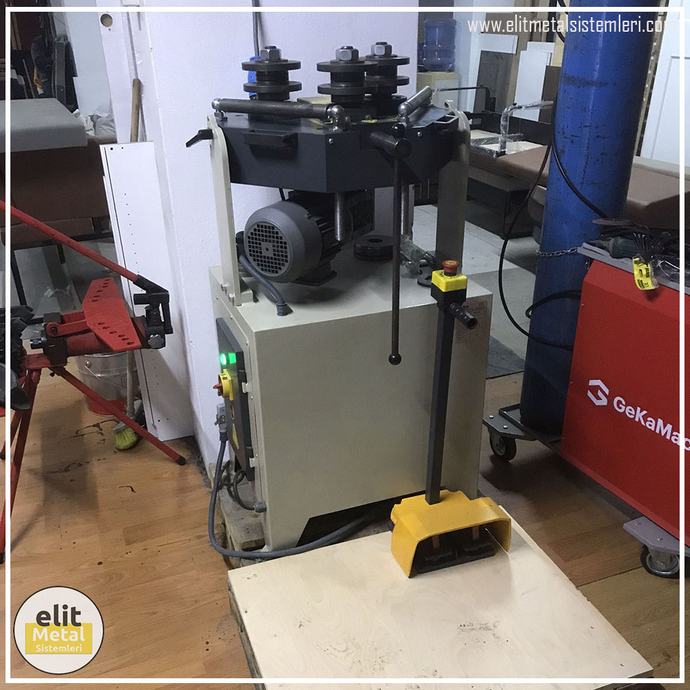 alüminyum çit sistemleri, alüminyum merdiven bariyeri, balkon alüminyum panel, paslanmaz alüminyum güvenlik, dayanıklı alüminyum korkuluk profili, cam panel balkon korkuluğu, temperli cam merdiven paneli, şeffaf cam güvenlik bariyeri, paslanmaz cam bağlantı elemanları, dekoratif cam panel çözümleri, ferforje balkon bariyeri, el işçiliği ferforje panel, özel tasarım ferforje güvenlik, ferforje dış alan koruma, dayanıklı ferforje çit, lazer kesim metal panel, desenli lazer kesim korkuluk, lazer teknoloji ile üretilmiş korkuluk, özel motifli lazer panel, dekoratif lazer metal bariyer, galvaniz mesh panel çit, sanayi tipi mesh güvenlik, tel örgü panel uygulaması, otopark güvenlik paneli, balkon tel panel çözümü, pleksi merdiven paneli, şeffaf pleksi bariyer, dayanıklı pleksi korkuluk, iç mekân pleksi uygulaması, alüminyum duvar tutamaç, merdiven alüminyum tutamak, dayanıklı duvar destek aparatı, motorlu otomatik tente sistemi, açılır kapanır pergole uygulaması, uzaktan kumandalı pergole, motorlu kepenk sistemi, güvenlikli otomatik kepenk, alüminyum çerçeveli kış bahçesi, camlı teras kış bahçesi, kompozit panel dış cephe, alüminyum kaplamalı kompozit panel