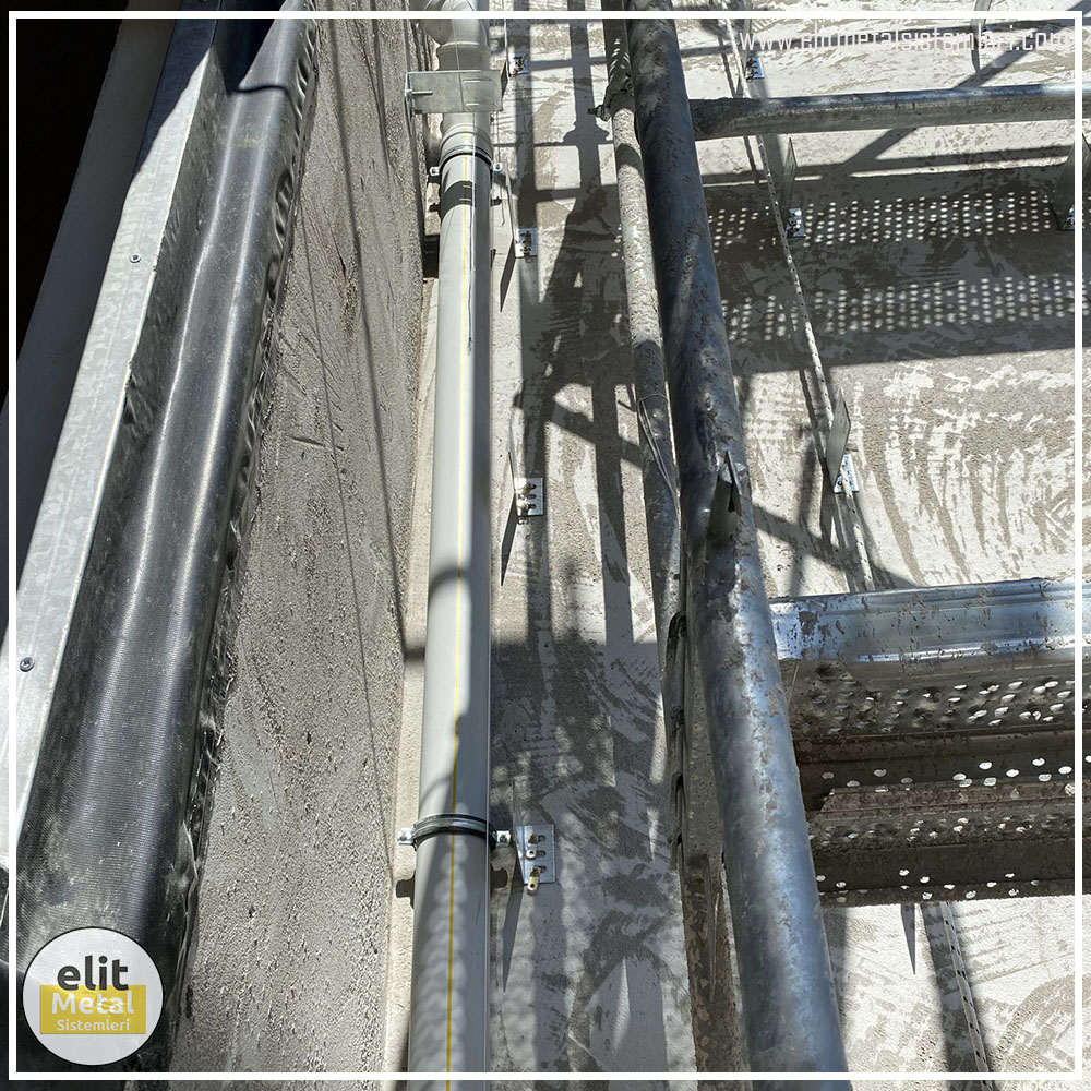 alüminyum çit sistemleri, alüminyum merdiven bariyeri, balkon alüminyum panel, paslanmaz alüminyum güvenlik, dayanıklı alüminyum korkuluk profili, cam panel balkon korkuluğu, temperli cam merdiven paneli, şeffaf cam güvenlik bariyeri, paslanmaz cam bağlantı elemanları, dekoratif cam panel çözümleri, ferforje balkon bariyeri, el işçiliği ferforje panel, özel tasarım ferforje güvenlik, ferforje dış alan koruma, dayanıklı ferforje çit, lazer kesim metal panel, desenli lazer kesim korkuluk, lazer teknoloji ile üretilmiş korkuluk, özel motifli lazer panel, dekoratif lazer metal bariyer, galvaniz mesh panel çit, sanayi tipi mesh güvenlik, tel örgü panel uygulaması, otopark güvenlik paneli, balkon tel panel çözümü, pleksi merdiven paneli, şeffaf pleksi bariyer, dayanıklı pleksi korkuluk, iç mekân pleksi uygulaması, alüminyum duvar tutamaç, merdiven alüminyum tutamak, dayanıklı duvar destek aparatı, motorlu otomatik tente sistemi, açılır kapanır pergole uygulaması, uzaktan kumandalı pergole, motorlu kepenk sistemi, güvenlikli otomatik kepenk, alüminyum çerçeveli kış bahçesi, camlı teras kış bahçesi, kompozit panel dış cephe, alüminyum kaplamalı kompozit panel