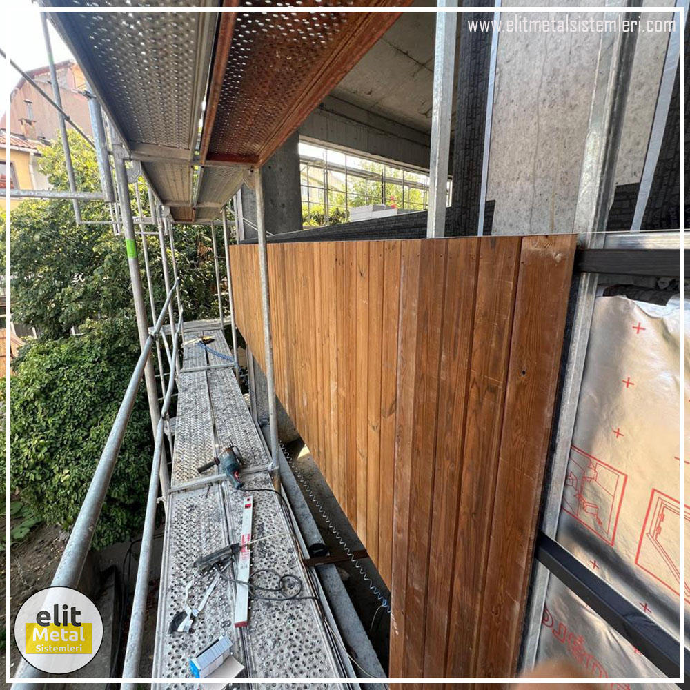 alüminyum çit sistemleri, alüminyum merdiven bariyeri, balkon alüminyum panel, paslanmaz alüminyum güvenlik, dayanıklı alüminyum korkuluk profili, cam panel balkon korkuluğu, temperli cam merdiven paneli, şeffaf cam güvenlik bariyeri, paslanmaz cam bağlantı elemanları, dekoratif cam panel çözümleri, ferforje balkon bariyeri, el işçiliği ferforje panel, özel tasarım ferforje güvenlik, ferforje dış alan koruma, dayanıklı ferforje çit, lazer kesim metal panel, desenli lazer kesim korkuluk, lazer teknoloji ile üretilmiş korkuluk, özel motifli lazer panel, dekoratif lazer metal bariyer, galvaniz mesh panel çit, sanayi tipi mesh güvenlik, tel örgü panel uygulaması, otopark güvenlik paneli, balkon tel panel çözümü, pleksi merdiven paneli, şeffaf pleksi bariyer, dayanıklı pleksi korkuluk, iç mekân pleksi uygulaması, alüminyum duvar tutamaç, merdiven alüminyum tutamak, dayanıklı duvar destek aparatı, motorlu otomatik tente sistemi, açılır kapanır pergole uygulaması, uzaktan kumandalı pergole, motorlu kepenk sistemi, güvenlikli otomatik kepenk, alüminyum çerçeveli kış bahçesi, camlı teras kış bahçesi, kompozit panel dış cephe, alüminyum kaplamalı kompozit panel