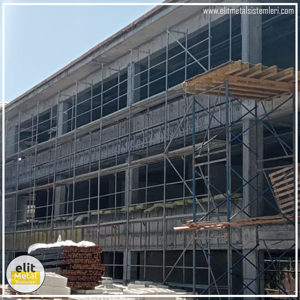 alüminyum çit sistemleri, alüminyum merdiven bariyeri, balkon alüminyum panel, paslanmaz alüminyum güvenlik, dayanıklı alüminyum korkuluk profili, cam panel balkon korkuluğu, temperli cam merdiven paneli, şeffaf cam güvenlik bariyeri, paslanmaz cam bağlantı elemanları, dekoratif cam panel çözümleri, ferforje balkon bariyeri, el işçiliği ferforje panel, özel tasarım ferforje güvenlik, ferforje dış alan koruma, dayanıklı ferforje çit, lazer kesim metal panel, desenli lazer kesim korkuluk, lazer teknoloji ile üretilmiş korkuluk, özel motifli lazer panel, dekoratif lazer metal bariyer, galvaniz mesh panel çit, sanayi tipi mesh güvenlik, tel örgü panel uygulaması, otopark güvenlik paneli, balkon tel panel çözümü, pleksi merdiven paneli, şeffaf pleksi bariyer, dayanıklı pleksi korkuluk, iç mekân pleksi uygulaması, alüminyum duvar tutamaç, merdiven alüminyum tutamak, dayanıklı duvar destek aparatı, motorlu otomatik tente sistemi, açılır kapanır pergole uygulaması, uzaktan kumandalı pergole, motorlu kepenk sistemi, güvenlikli otomatik kepenk, alüminyum çerçeveli kış bahçesi, camlı teras kış bahçesi, kompozit panel dış cephe, alüminyum kaplamalı kompozit panel