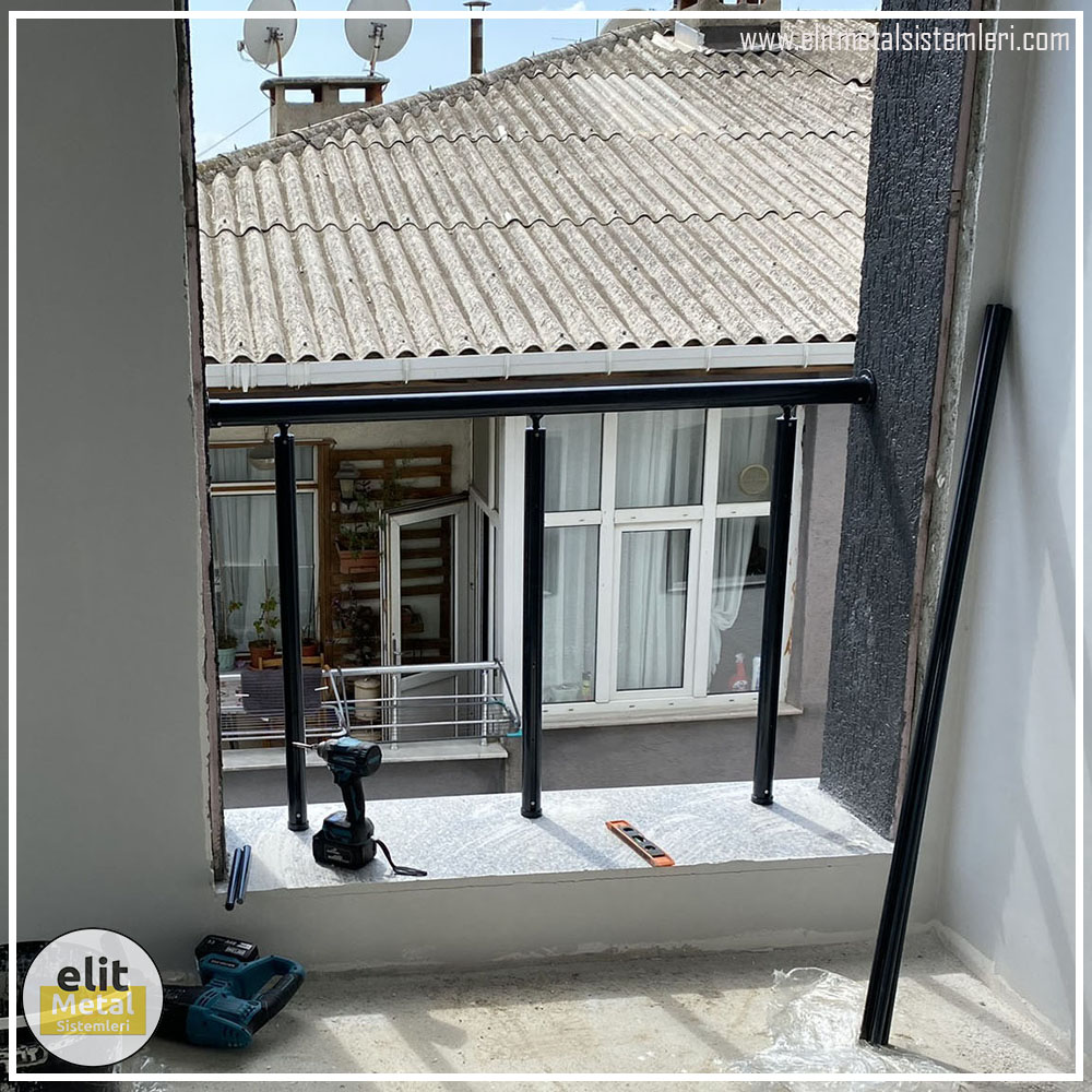 alüminyum çit sistemleri, alüminyum merdiven bariyeri, balkon alüminyum panel, paslanmaz alüminyum güvenlik, dayanıklı alüminyum korkuluk profili, cam panel balkon korkuluğu, temperli cam merdiven paneli, şeffaf cam güvenlik bariyeri, paslanmaz cam bağlantı elemanları, dekoratif cam panel çözümleri, ferforje balkon bariyeri, el işçiliği ferforje panel, özel tasarım ferforje güvenlik, ferforje dış alan koruma, dayanıklı ferforje çit, lazer kesim metal panel, desenli lazer kesim korkuluk, lazer teknoloji ile üretilmiş korkuluk, özel motifli lazer panel, dekoratif lazer metal bariyer, galvaniz mesh panel çit, sanayi tipi mesh güvenlik, tel örgü panel uygulaması, otopark güvenlik paneli, balkon tel panel çözümü, pleksi merdiven paneli, şeffaf pleksi bariyer, dayanıklı pleksi korkuluk, iç mekân pleksi uygulaması, alüminyum duvar tutamaç, merdiven alüminyum tutamak, dayanıklı duvar destek aparatı, motorlu otomatik tente sistemi, açılır kapanır pergole uygulaması, uzaktan kumandalı pergole, motorlu kepenk sistemi, güvenlikli otomatik kepenk, alüminyum çerçeveli kış bahçesi, camlı teras kış bahçesi, kompozit panel dış cephe, alüminyum kaplamalı kompozit panel