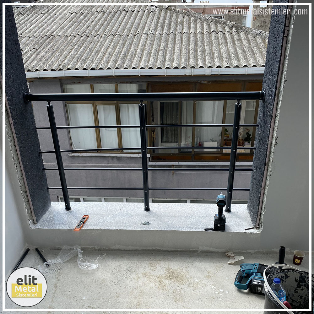 alüminyum çit sistemleri, alüminyum merdiven bariyeri, balkon alüminyum panel, paslanmaz alüminyum güvenlik, dayanıklı alüminyum korkuluk profili, cam panel balkon korkuluğu, temperli cam merdiven paneli, şeffaf cam güvenlik bariyeri, paslanmaz cam bağlantı elemanları, dekoratif cam panel çözümleri, ferforje balkon bariyeri, el işçiliği ferforje panel, özel tasarım ferforje güvenlik, ferforje dış alan koruma, dayanıklı ferforje çit, lazer kesim metal panel, desenli lazer kesim korkuluk, lazer teknoloji ile üretilmiş korkuluk, özel motifli lazer panel, dekoratif lazer metal bariyer, galvaniz mesh panel çit, sanayi tipi mesh güvenlik, tel örgü panel uygulaması, otopark güvenlik paneli, balkon tel panel çözümü, pleksi merdiven paneli, şeffaf pleksi bariyer, dayanıklı pleksi korkuluk, iç mekân pleksi uygulaması, alüminyum duvar tutamaç, merdiven alüminyum tutamak, dayanıklı duvar destek aparatı, motorlu otomatik tente sistemi, açılır kapanır pergole uygulaması, uzaktan kumandalı pergole, motorlu kepenk sistemi, güvenlikli otomatik kepenk, alüminyum çerçeveli kış bahçesi, camlı teras kış bahçesi, kompozit panel dış cephe, alüminyum kaplamalı kompozit panel