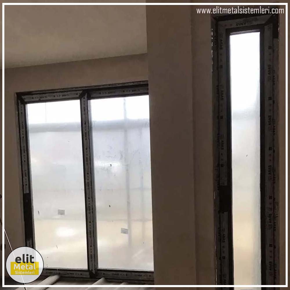 alüminyum çit sistemleri, alüminyum merdiven bariyeri, balkon alüminyum panel, paslanmaz alüminyum güvenlik, dayanıklı alüminyum korkuluk profili, cam panel balkon korkuluğu, temperli cam merdiven paneli, şeffaf cam güvenlik bariyeri, paslanmaz cam bağlantı elemanları, dekoratif cam panel çözümleri, ferforje balkon bariyeri, el işçiliği ferforje panel, özel tasarım ferforje güvenlik, ferforje dış alan koruma, dayanıklı ferforje çit, lazer kesim metal panel, desenli lazer kesim korkuluk, lazer teknoloji ile üretilmiş korkuluk, özel motifli lazer panel, dekoratif lazer metal bariyer, galvaniz mesh panel çit, sanayi tipi mesh güvenlik, tel örgü panel uygulaması, otopark güvenlik paneli, balkon tel panel çözümü, pleksi merdiven paneli, şeffaf pleksi bariyer, dayanıklı pleksi korkuluk, iç mekân pleksi uygulaması, alüminyum duvar tutamaç, merdiven alüminyum tutamak, dayanıklı duvar destek aparatı, motorlu otomatik tente sistemi, açılır kapanır pergole uygulaması, uzaktan kumandalı pergole, motorlu kepenk sistemi, güvenlikli otomatik kepenk, alüminyum çerçeveli kış bahçesi, camlı teras kış bahçesi, kompozit panel dış cephe, alüminyum kaplamalı kompozit panel