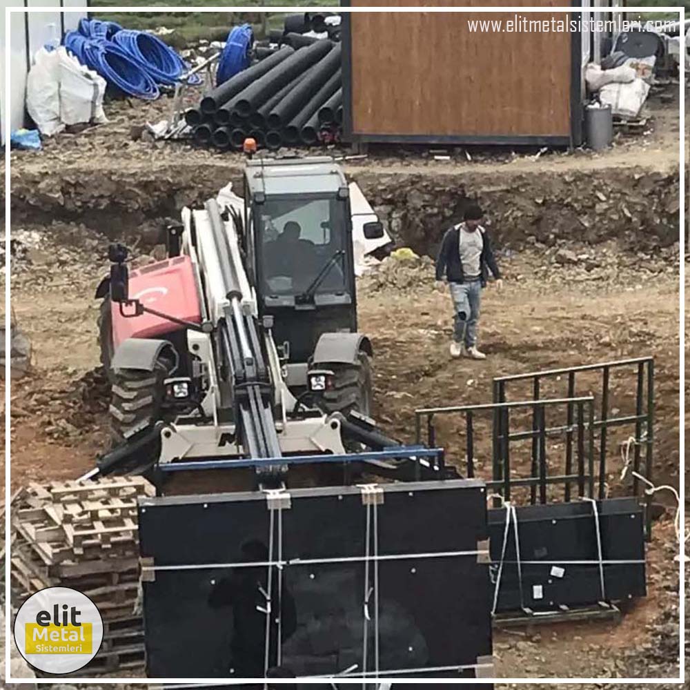 alüminyum çit sistemleri, alüminyum merdiven bariyeri, balkon alüminyum panel, paslanmaz alüminyum güvenlik, dayanıklı alüminyum korkuluk profili, cam panel balkon korkuluğu, temperli cam merdiven paneli, şeffaf cam güvenlik bariyeri, paslanmaz cam bağlantı elemanları, dekoratif cam panel çözümleri, ferforje balkon bariyeri, el işçiliği ferforje panel, özel tasarım ferforje güvenlik, ferforje dış alan koruma, dayanıklı ferforje çit, lazer kesim metal panel, desenli lazer kesim korkuluk, lazer teknoloji ile üretilmiş korkuluk, özel motifli lazer panel, dekoratif lazer metal bariyer, galvaniz mesh panel çit, sanayi tipi mesh güvenlik, tel örgü panel uygulaması, otopark güvenlik paneli, balkon tel panel çözümü, pleksi merdiven paneli, şeffaf pleksi bariyer, dayanıklı pleksi korkuluk, iç mekân pleksi uygulaması, alüminyum duvar tutamaç, merdiven alüminyum tutamak, dayanıklı duvar destek aparatı, motorlu otomatik tente sistemi, açılır kapanır pergole uygulaması, uzaktan kumandalı pergole, motorlu kepenk sistemi, güvenlikli otomatik kepenk, alüminyum çerçeveli kış bahçesi, camlı teras kış bahçesi, kompozit panel dış cephe, alüminyum kaplamalı kompozit panel