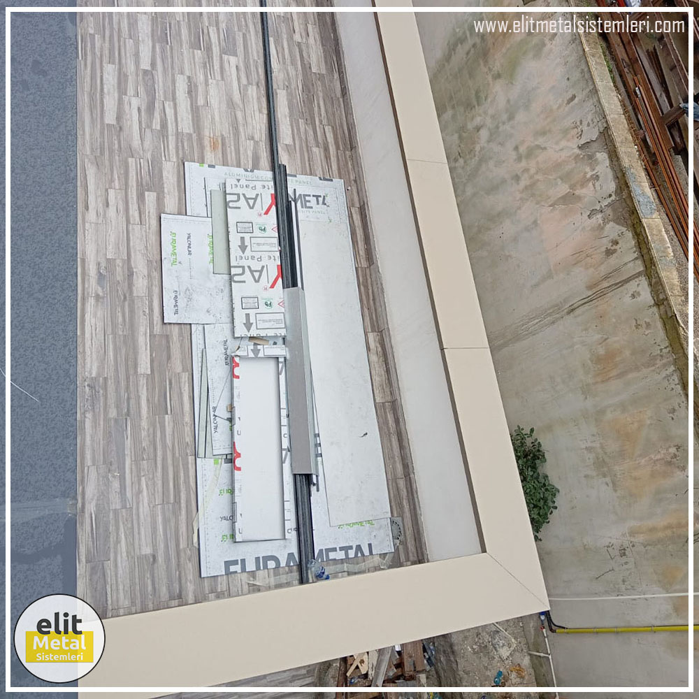 alüminyum çit sistemleri, alüminyum merdiven bariyeri, balkon alüminyum panel, paslanmaz alüminyum güvenlik, dayanıklı alüminyum korkuluk profili, cam panel balkon korkuluğu, temperli cam merdiven paneli, şeffaf cam güvenlik bariyeri, paslanmaz cam bağlantı elemanları, dekoratif cam panel çözümleri, ferforje balkon bariyeri, el işçiliği ferforje panel, özel tasarım ferforje güvenlik, ferforje dış alan koruma, dayanıklı ferforje çit, lazer kesim metal panel, desenli lazer kesim korkuluk, lazer teknoloji ile üretilmiş korkuluk, özel motifli lazer panel, dekoratif lazer metal bariyer, galvaniz mesh panel çit, sanayi tipi mesh güvenlik, tel örgü panel uygulaması, otopark güvenlik paneli, balkon tel panel çözümü, pleksi merdiven paneli, şeffaf pleksi bariyer, dayanıklı pleksi korkuluk, iç mekân pleksi uygulaması, alüminyum duvar tutamaç, merdiven alüminyum tutamak, dayanıklı duvar destek aparatı, motorlu otomatik tente sistemi, açılır kapanır pergole uygulaması, uzaktan kumandalı pergole, motorlu kepenk sistemi, güvenlikli otomatik kepenk, alüminyum çerçeveli kış bahçesi, camlı teras kış bahçesi, kompozit panel dış cephe, alüminyum kaplamalı kompozit panel