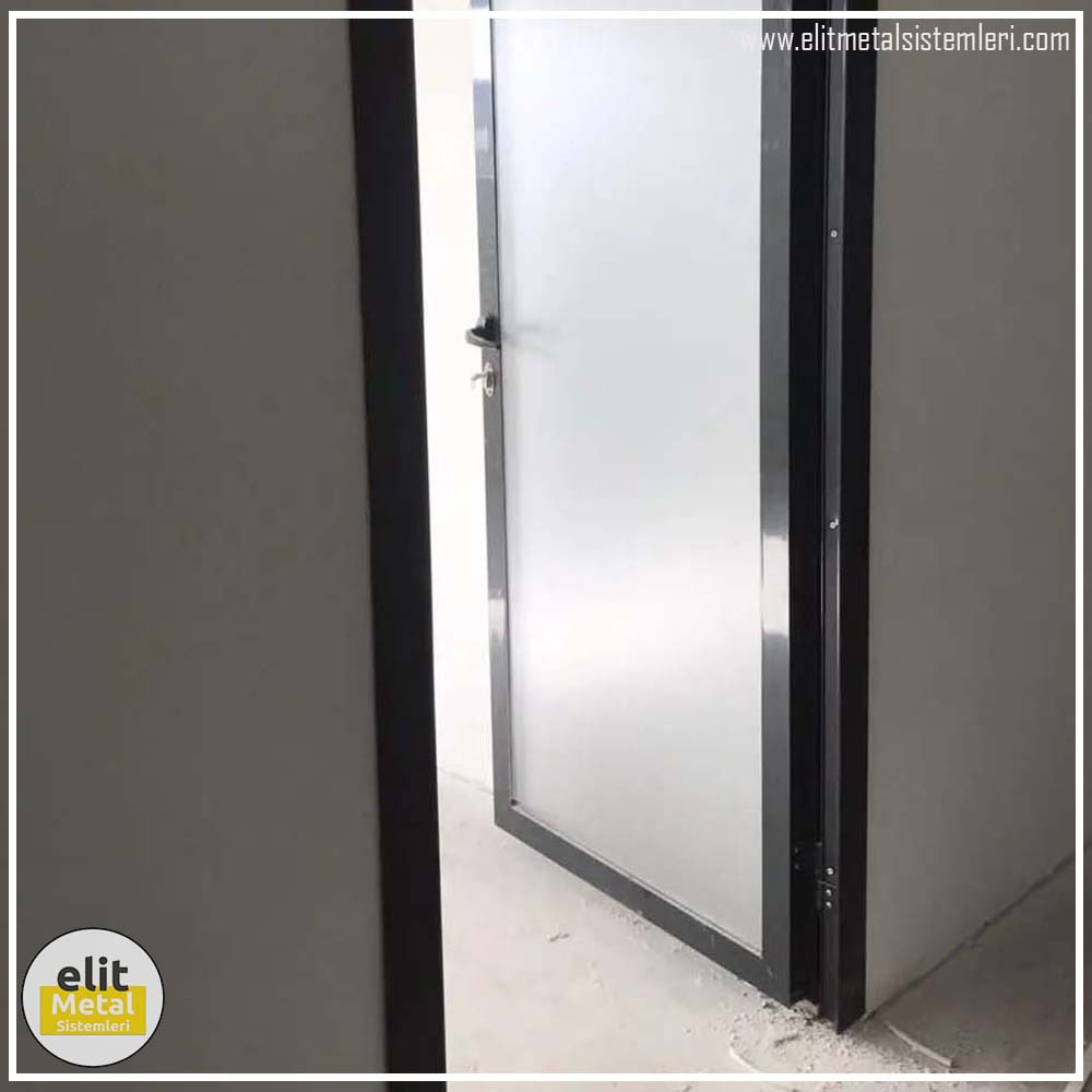 alüminyum çit sistemleri, alüminyum merdiven bariyeri, balkon alüminyum panel, paslanmaz alüminyum güvenlik, dayanıklı alüminyum korkuluk profili, cam panel balkon korkuluğu, temperli cam merdiven paneli, şeffaf cam güvenlik bariyeri, paslanmaz cam bağlantı elemanları, dekoratif cam panel çözümleri, ferforje balkon bariyeri, el işçiliği ferforje panel, özel tasarım ferforje güvenlik, ferforje dış alan koruma, dayanıklı ferforje çit, lazer kesim metal panel, desenli lazer kesim korkuluk, lazer teknoloji ile üretilmiş korkuluk, özel motifli lazer panel, dekoratif lazer metal bariyer, galvaniz mesh panel çit, sanayi tipi mesh güvenlik, tel örgü panel uygulaması, otopark güvenlik paneli, balkon tel panel çözümü, pleksi merdiven paneli, şeffaf pleksi bariyer, dayanıklı pleksi korkuluk, iç mekân pleksi uygulaması, alüminyum duvar tutamaç, merdiven alüminyum tutamak, dayanıklı duvar destek aparatı, motorlu otomatik tente sistemi, açılır kapanır pergole uygulaması, uzaktan kumandalı pergole, motorlu kepenk sistemi, güvenlikli otomatik kepenk, alüminyum çerçeveli kış bahçesi, camlı teras kış bahçesi, kompozit panel dış cephe, alüminyum kaplamalı kompozit panel