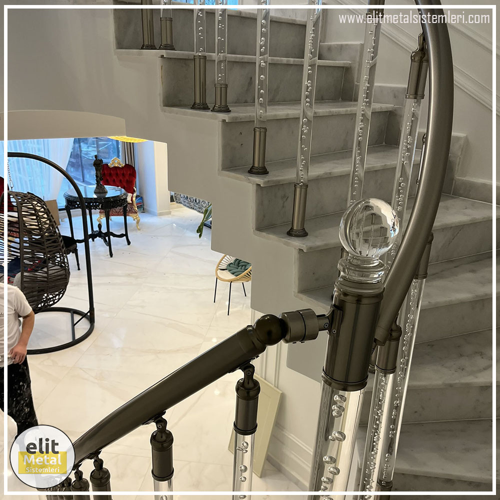 alüminyum çit sistemleri, alüminyum merdiven bariyeri, balkon alüminyum panel, paslanmaz alüminyum güvenlik, dayanıklı alüminyum korkuluk profili, cam panel balkon korkuluğu, temperli cam merdiven paneli, şeffaf cam güvenlik bariyeri, paslanmaz cam bağlantı elemanları, dekoratif cam panel çözümleri, ferforje balkon bariyeri, el işçiliği ferforje panel, özel tasarım ferforje güvenlik, ferforje dış alan koruma, dayanıklı ferforje çit, lazer kesim metal panel, desenli lazer kesim korkuluk, lazer teknoloji ile üretilmiş korkuluk, özel motifli lazer panel, dekoratif lazer metal bariyer, galvaniz mesh panel çit, sanayi tipi mesh güvenlik, tel örgü panel uygulaması, otopark güvenlik paneli, balkon tel panel çözümü, pleksi merdiven paneli, şeffaf pleksi bariyer, dayanıklı pleksi korkuluk, iç mekân pleksi uygulaması, alüminyum duvar tutamaç, merdiven alüminyum tutamak, dayanıklı duvar destek aparatı, motorlu otomatik tente sistemi, açılır kapanır pergole uygulaması, uzaktan kumandalı pergole, motorlu kepenk sistemi, güvenlikli otomatik kepenk, alüminyum çerçeveli kış bahçesi, camlı teras kış bahçesi, kompozit panel dış cephe, alüminyum kaplamalı kompozit panel