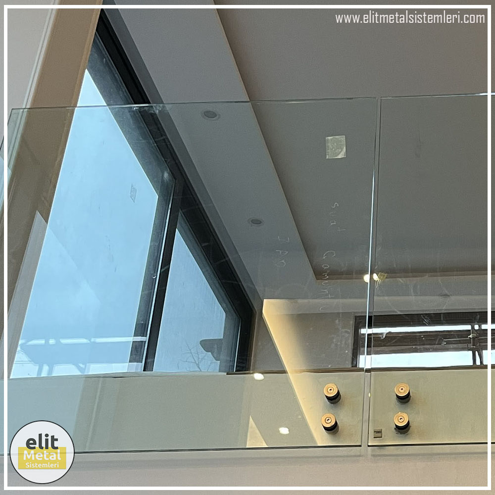 alüminyum çit sistemleri, alüminyum merdiven bariyeri, balkon alüminyum panel, paslanmaz alüminyum güvenlik, dayanıklı alüminyum korkuluk profili, cam panel balkon korkuluğu, temperli cam merdiven paneli, şeffaf cam güvenlik bariyeri, paslanmaz cam bağlantı elemanları, dekoratif cam panel çözümleri, ferforje balkon bariyeri, el işçiliği ferforje panel, özel tasarım ferforje güvenlik, ferforje dış alan koruma, dayanıklı ferforje çit, lazer kesim metal panel, desenli lazer kesim korkuluk, lazer teknoloji ile üretilmiş korkuluk, özel motifli lazer panel, dekoratif lazer metal bariyer, galvaniz mesh panel çit, sanayi tipi mesh güvenlik, tel örgü panel uygulaması, otopark güvenlik paneli, balkon tel panel çözümü, pleksi merdiven paneli, şeffaf pleksi bariyer, dayanıklı pleksi korkuluk, iç mekân pleksi uygulaması, alüminyum duvar tutamaç, merdiven alüminyum tutamak, dayanıklı duvar destek aparatı, motorlu otomatik tente sistemi, açılır kapanır pergole uygulaması, uzaktan kumandalı pergole, motorlu kepenk sistemi, güvenlikli otomatik kepenk, alüminyum çerçeveli kış bahçesi, camlı teras kış bahçesi, kompozit panel dış cephe, alüminyum kaplamalı kompozit panel