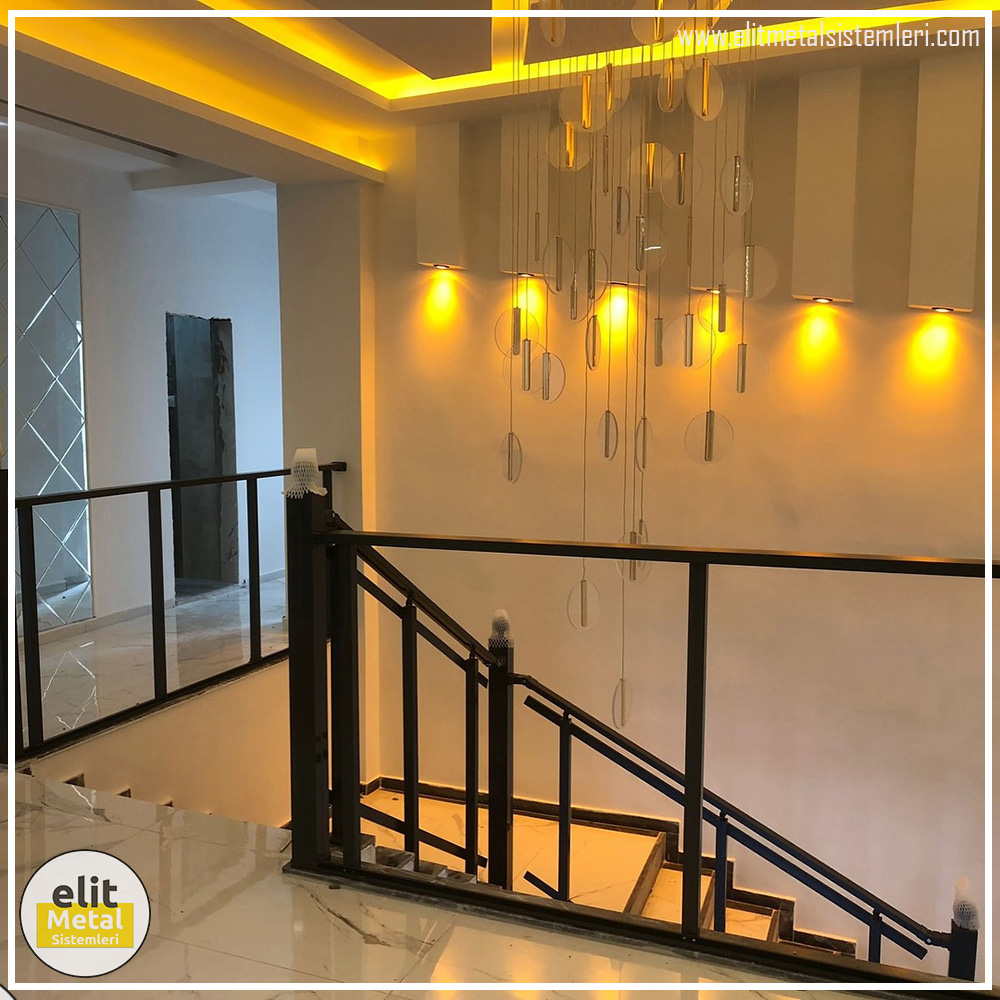 alüminyum çit sistemleri, alüminyum merdiven bariyeri, balkon alüminyum panel, paslanmaz alüminyum güvenlik, dayanıklı alüminyum korkuluk profili, cam panel balkon korkuluğu, temperli cam merdiven paneli, şeffaf cam güvenlik bariyeri, paslanmaz cam bağlantı elemanları, dekoratif cam panel çözümleri, ferforje balkon bariyeri, el işçiliği ferforje panel, özel tasarım ferforje güvenlik, ferforje dış alan koruma, dayanıklı ferforje çit, lazer kesim metal panel, desenli lazer kesim korkuluk, lazer teknoloji ile üretilmiş korkuluk, özel motifli lazer panel, dekoratif lazer metal bariyer, galvaniz mesh panel çit, sanayi tipi mesh güvenlik, tel örgü panel uygulaması, otopark güvenlik paneli, balkon tel panel çözümü, pleksi merdiven paneli, şeffaf pleksi bariyer, dayanıklı pleksi korkuluk, iç mekân pleksi uygulaması, alüminyum duvar tutamaç, merdiven alüminyum tutamak, dayanıklı duvar destek aparatı, motorlu otomatik tente sistemi, açılır kapanır pergole uygulaması, uzaktan kumandalı pergole, motorlu kepenk sistemi, güvenlikli otomatik kepenk, alüminyum çerçeveli kış bahçesi, camlı teras kış bahçesi, kompozit panel dış cephe, alüminyum kaplamalı kompozit panel