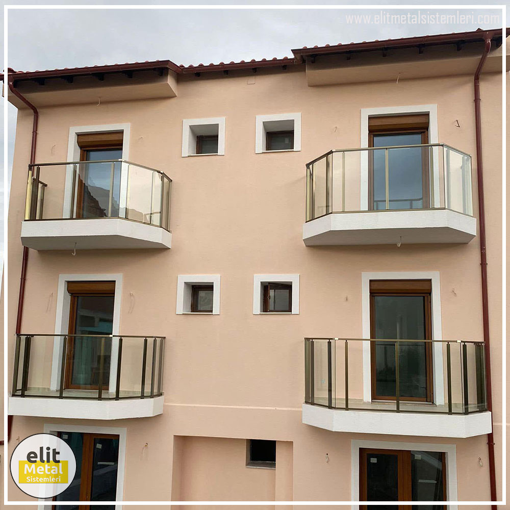 alüminyum çit sistemleri, alüminyum merdiven bariyeri, balkon alüminyum panel, paslanmaz alüminyum güvenlik, dayanıklı alüminyum korkuluk profili, cam panel balkon korkuluğu, temperli cam merdiven paneli, şeffaf cam güvenlik bariyeri, paslanmaz cam bağlantı elemanları, dekoratif cam panel çözümleri, ferforje balkon bariyeri, el işçiliği ferforje panel, özel tasarım ferforje güvenlik, ferforje dış alan koruma, dayanıklı ferforje çit, lazer kesim metal panel, desenli lazer kesim korkuluk, lazer teknoloji ile üretilmiş korkuluk, özel motifli lazer panel, dekoratif lazer metal bariyer, galvaniz mesh panel çit, sanayi tipi mesh güvenlik, tel örgü panel uygulaması, otopark güvenlik paneli, balkon tel panel çözümü, pleksi merdiven paneli, şeffaf pleksi bariyer, dayanıklı pleksi korkuluk, iç mekân pleksi uygulaması, alüminyum duvar tutamaç, merdiven alüminyum tutamak, dayanıklı duvar destek aparatı, motorlu otomatik tente sistemi, açılır kapanır pergole uygulaması, uzaktan kumandalı pergole, motorlu kepenk sistemi, güvenlikli otomatik kepenk, alüminyum çerçeveli kış bahçesi, camlı teras kış bahçesi, kompozit panel dış cephe, alüminyum kaplamalı kompozit panel