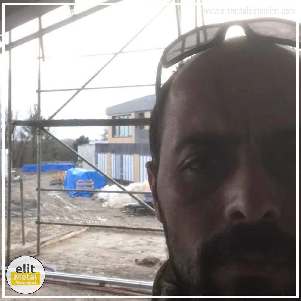 alüminyum çit sistemleri, alüminyum merdiven bariyeri, balkon alüminyum panel, paslanmaz alüminyum güvenlik, dayanıklı alüminyum korkuluk profili, cam panel balkon korkuluğu, temperli cam merdiven paneli, şeffaf cam güvenlik bariyeri, paslanmaz cam bağlantı elemanları, dekoratif cam panel çözümleri, ferforje balkon bariyeri, el işçiliği ferforje panel, özel tasarım ferforje güvenlik, ferforje dış alan koruma, dayanıklı ferforje çit, lazer kesim metal panel, desenli lazer kesim korkuluk, lazer teknoloji ile üretilmiş korkuluk, özel motifli lazer panel, dekoratif lazer metal bariyer, galvaniz mesh panel çit, sanayi tipi mesh güvenlik, tel örgü panel uygulaması, otopark güvenlik paneli, balkon tel panel çözümü, pleksi merdiven paneli, şeffaf pleksi bariyer, dayanıklı pleksi korkuluk, iç mekân pleksi uygulaması, alüminyum duvar tutamaç, merdiven alüminyum tutamak, dayanıklı duvar destek aparatı, motorlu otomatik tente sistemi, açılır kapanır pergole uygulaması, uzaktan kumandalı pergole, motorlu kepenk sistemi, güvenlikli otomatik kepenk, alüminyum çerçeveli kış bahçesi, camlı teras kış bahçesi, kompozit panel dış cephe, alüminyum kaplamalı kompozit panel