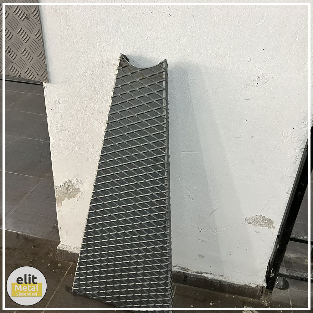 alüminyum çit sistemleri, alüminyum merdiven bariyeri, balkon alüminyum panel, paslanmaz alüminyum güvenlik, dayanıklı alüminyum korkuluk profili, cam panel balkon korkuluğu, temperli cam merdiven paneli, şeffaf cam güvenlik bariyeri, paslanmaz cam bağlantı elemanları, dekoratif cam panel çözümleri, ferforje balkon bariyeri, el işçiliği ferforje panel, özel tasarım ferforje güvenlik, ferforje dış alan koruma, dayanıklı ferforje çit, lazer kesim metal panel, desenli lazer kesim korkuluk, lazer teknoloji ile üretilmiş korkuluk, özel motifli lazer panel, dekoratif lazer metal bariyer, galvaniz mesh panel çit, sanayi tipi mesh güvenlik, tel örgü panel uygulaması, otopark güvenlik paneli, balkon tel panel çözümü, pleksi merdiven paneli, şeffaf pleksi bariyer, dayanıklı pleksi korkuluk, iç mekân pleksi uygulaması, alüminyum duvar tutamaç, merdiven alüminyum tutamak, dayanıklı duvar destek aparatı, motorlu otomatik tente sistemi, açılır kapanır pergole uygulaması, uzaktan kumandalı pergole, motorlu kepenk sistemi, güvenlikli otomatik kepenk, alüminyum çerçeveli kış bahçesi, camlı teras kış bahçesi, kompozit panel dış cephe, alüminyum kaplamalı kompozit panel