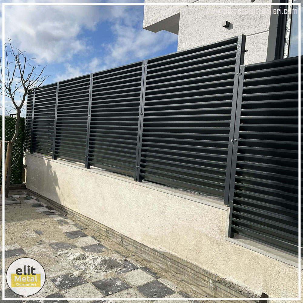 alüminyum çit sistemleri, alüminyum merdiven bariyeri, balkon alüminyum panel, paslanmaz alüminyum güvenlik, dayanıklı alüminyum korkuluk profili, cam panel balkon korkuluğu, temperli cam merdiven paneli, şeffaf cam güvenlik bariyeri, paslanmaz cam bağlantı elemanları, dekoratif cam panel çözümleri, ferforje balkon bariyeri, el işçiliği ferforje panel, özel tasarım ferforje güvenlik, ferforje dış alan koruma, dayanıklı ferforje çit, lazer kesim metal panel, desenli lazer kesim korkuluk, lazer teknoloji ile üretilmiş korkuluk, özel motifli lazer panel, dekoratif lazer metal bariyer, galvaniz mesh panel çit, sanayi tipi mesh güvenlik, tel örgü panel uygulaması, otopark güvenlik paneli, balkon tel panel çözümü, pleksi merdiven paneli, şeffaf pleksi bariyer, dayanıklı pleksi korkuluk, iç mekân pleksi uygulaması, alüminyum duvar tutamaç, merdiven alüminyum tutamak, dayanıklı duvar destek aparatı, motorlu otomatik tente sistemi, açılır kapanır pergole uygulaması, uzaktan kumandalı pergole, motorlu kepenk sistemi, güvenlikli otomatik kepenk, alüminyum çerçeveli kış bahçesi, camlı teras kış bahçesi, kompozit panel dış cephe, alüminyum kaplamalı kompozit panel